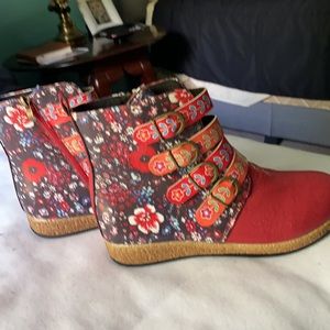 Ladies rain boots
